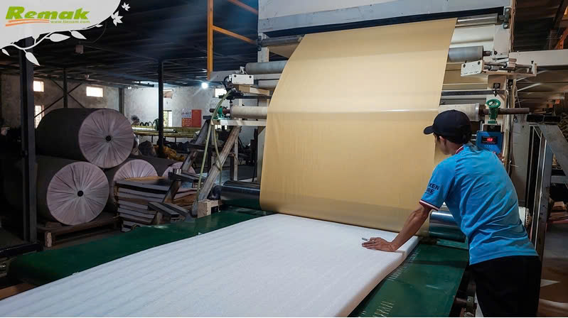 Xốp PE dán keo – Vật liệu cách nhiệt linh hoạt cho mọi hệ thống HVAC hiện đại 9 Remak thi công Pe Foam tráng keo