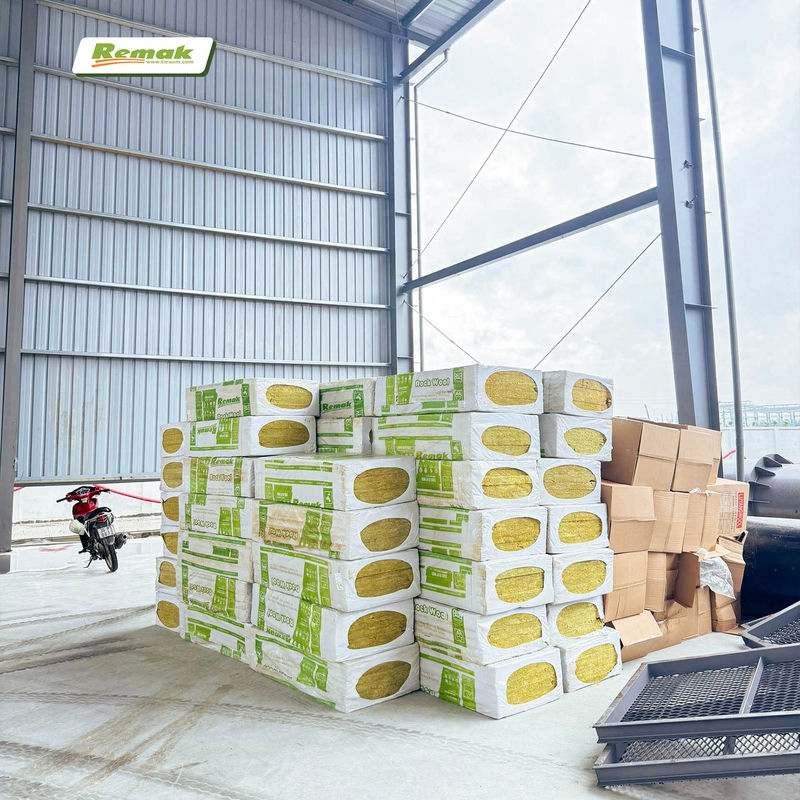 Remak cung cấp bông gốm và bông khoáng cho dự án sản xuất sợi Polyester hàng đầu Việt Nam 7 Bông khoáng Remak được đóng dưới dạng kiện rất gọn, dễ vận chuyển và thi công